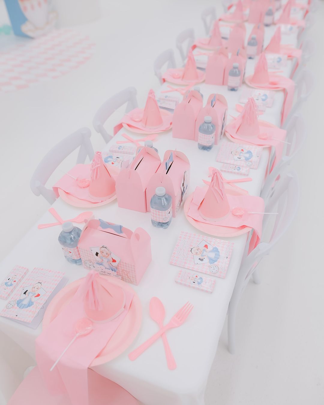 Alice in Wonderland Pink Party Box